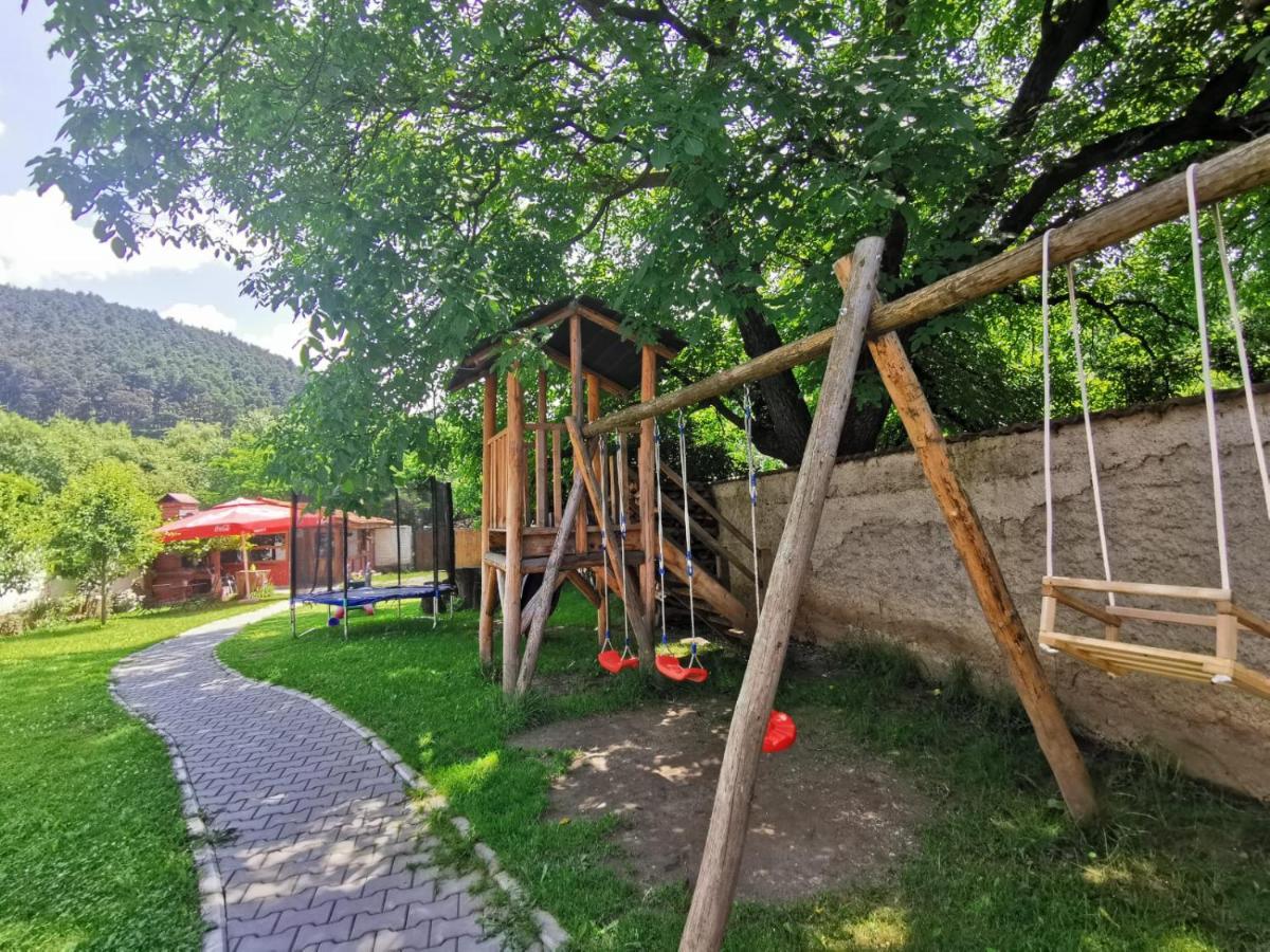Pensiunea Cold Mountains Rîşnov Екстериор снимка